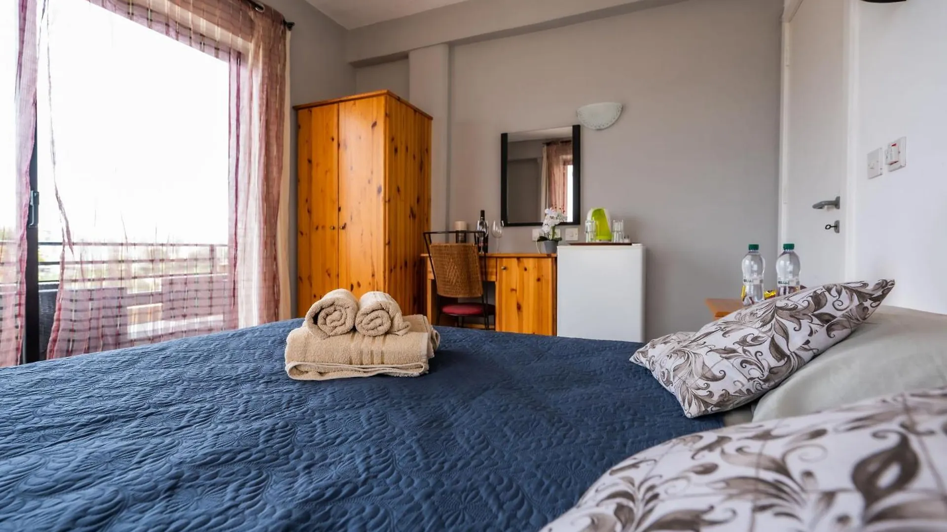 Seaview Escape Summer Nights Guesthouse Marsaskala 0*,  Malta